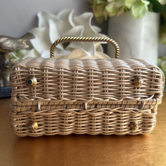 Vintage! 1950’s-60’s Vinyl Coated Wicker Bag - Picture 8 of 14